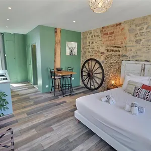 Appartement Centre-ville Avec Terrasse Rustique, Vannes